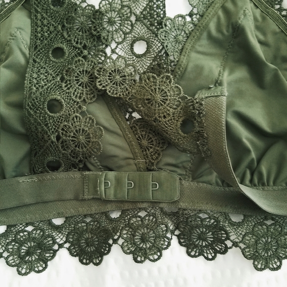 Aerie Bralette - Picture 3 of 4